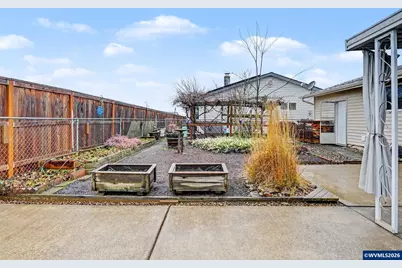 2160 Santiam Dr, Woodburn, OR 97071 - Photo 25