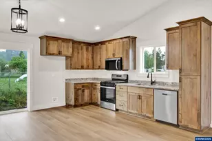 4435 Knotty Pne Ct, Sweet Home, OR 97386 - Photo 11