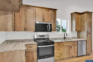 4435 Knotty Pne Ct, Sweet Home, OR 97386 - Photo 13