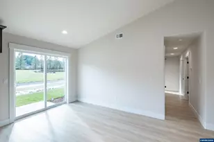 4435 Knotty Pne Ct, Sweet Home, OR 97386 - Photo 19