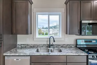 4435 Knotty Pine Ct, Sweet Home, OR 97386 - Photo 15