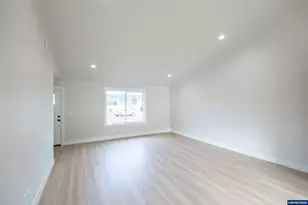 4435 Knotty Pne Ct, Sweet Home, OR 97386 - Photo 7