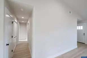 4410 Knotty Pne Ct, Sweet Home, OR 97386 - Photo 19