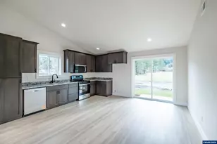 4410 Knotty Pne Ct, Sweet Home, OR 97386 - Photo 11