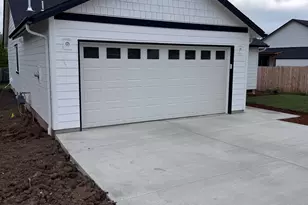 4410 Knotty Pne Ct, Sweet Home, OR 97386 - Photo 3