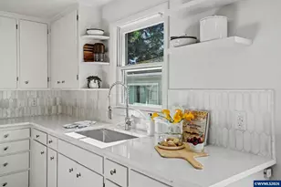 820 W Vista Ave S, Salem, OR 97302 - Photo 17