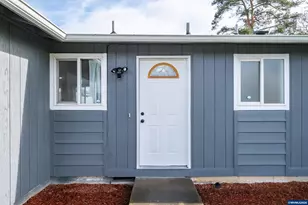 4376 Amherst Ct NE, Salem, OR 97305 - Photo 9