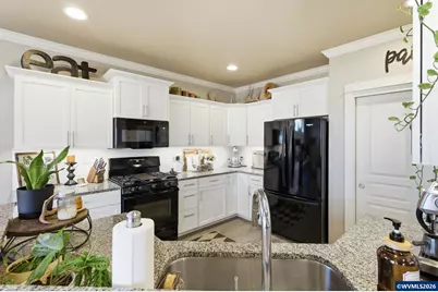 591 Argon Av, Eugene, OR 97404 - Photo 11