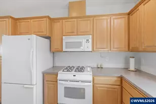 2066 NW Violet Ave, Albany, OR 97321 - Photo 17