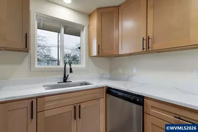 2440 S 2nd St, Lebanon, OR 97355 - Photo 13