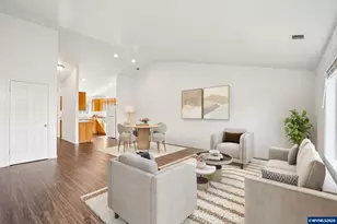 2315 SW Hannah Cir, McMinnville, OR 97128 - Photo 9