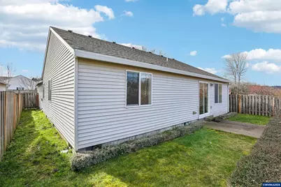 2315 SW Hannah Cir, McMinnville, OR 97128 - Photo 29