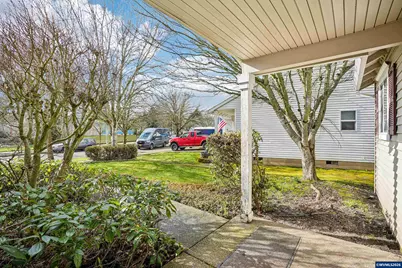2315 SW Hannah Cir, McMinnville, OR 97128 - Photo 5