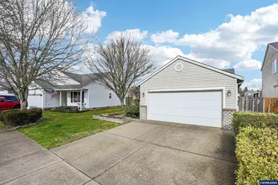 2315 SW Hannah Cir, McMinnville, OR 97128 - Photo 3