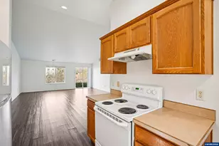 2315 SW Hannah Cir, McMinnville, OR 97128 - Photo 15