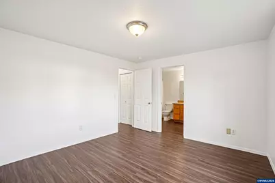 2315 SW Hannah Cir, McMinnville, OR 97128 - Photo 17