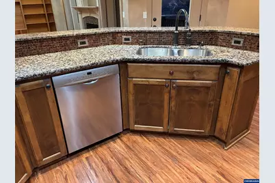 137 Miranda Av SE, Salem, OR 97306 - Photo 13