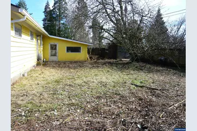 1371 B St, Independence, OR 97351 - Photo 17