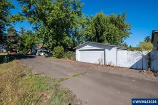 1145 43rd Ave, Sweet Home, OR 97386 - Photo 3