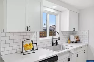 4639 Wyoming Ave NE, Salem, OR 97305 - Photo 11