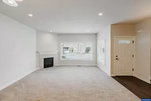 384 Market St NE, Salem, OR 97301 - Photo 9