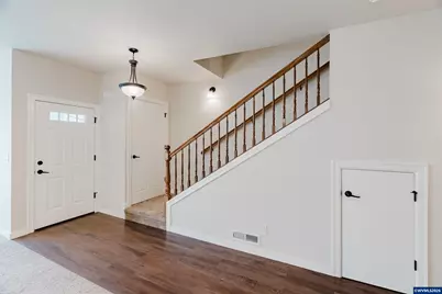 384 Market St NE, Salem, OR 97301 - Photo 3