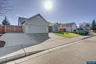 754 Pinehurst Ave NE, Keizer, OR 97303 - Photo 3