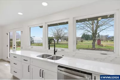 93419 River Rd, Junction City, OR 97448 - Photo 11