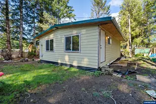 1445 S Crestline Dr, Waldport, OR 97394 - Photo 11