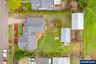 633 SE Ash St, Dallas, OR 97338 - Photo 3