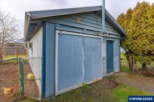 633 SE Ash St, Dallas, OR 97338 - Photo 41