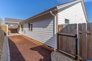 5611 Jeremy Valley Dr SE, Salem, OR 97306 - Photo 37