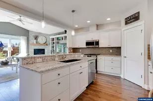 1751 SE Academy St, Dallas, OR 97738 - Photo 7