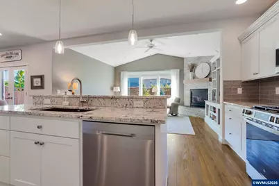 1751 SE Academy St, Dallas, OR 97738 - Photo 11