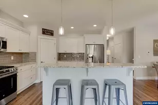 1751 SE Academy St, Dallas, OR 97738 - Photo 9