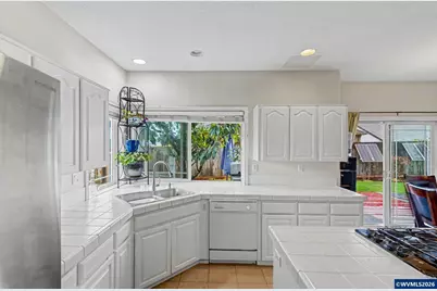 1806 Teton Dr E, Monmouth, OR 97361 - Photo 15