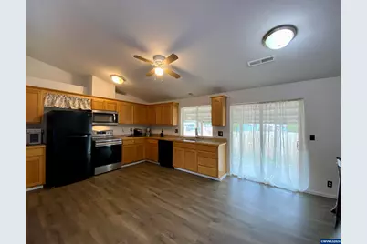 1784 Tamarack St, Sweet Home, OR 97386 - Photo 3