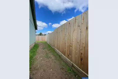 1784 Tamarack St, Sweet Home, OR 97386 - Photo 27