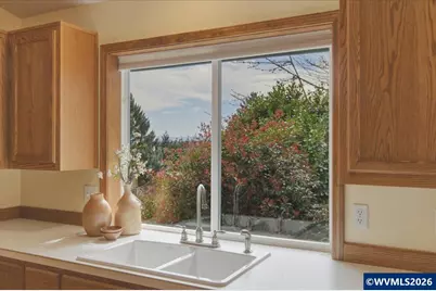 1075 NW Charlemagne Pl, Corvallis, OR 97330 - Photo 13