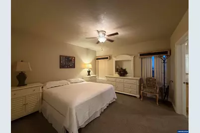 300 Lacreole Dr #220, Dallas, OR 97338 - Photo 15