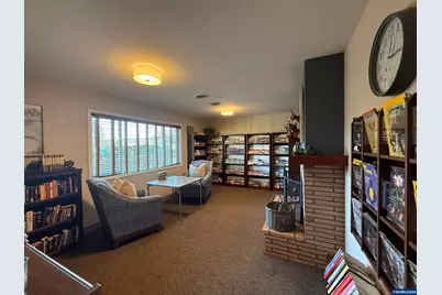 300 Lacreole Dr #220, Dallas, OR 97338 - Photo 25