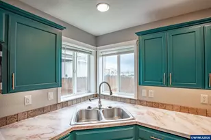 4337 Mackinaw Ave SE, Albany, OR 97322 - Photo 9