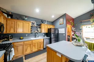 1137 SE 2nd Ave, Mill City, OR 97360 - Photo 7