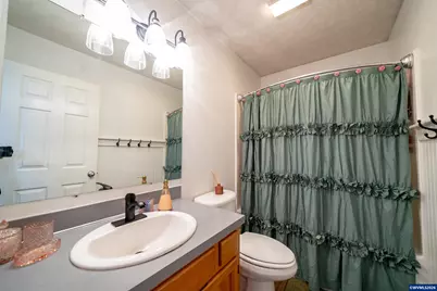 1137 SE 2nd Av, Mill City, OR 97360 - Photo 21