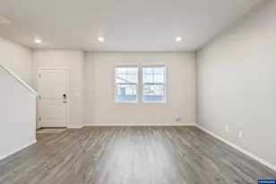 1226 NW Upas Pl, Redmond, OR 97756 - Photo 5