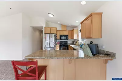 505 SE Fir Villa Rd, Dallas, OR 97338 - Photo 9