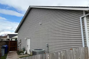 686 Columbia Dr, Molalla, OR 97038 - Photo 3