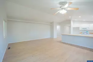 399 Breezy Wy NE, Albany, OR 97322 - Photo 11
