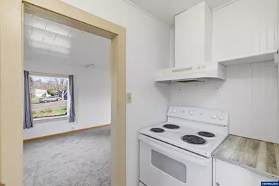 800 Oakhill Av SE, Salem, OR 97302 - Photo 9