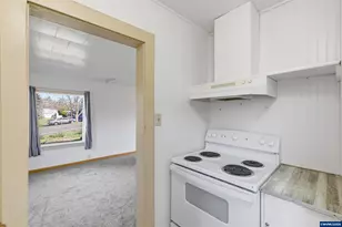 800 Oakhill Ave SE, Salem, OR 97302 - Photo 9